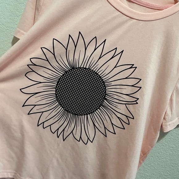 NEW Light Pink Sunflower Tee SHEIN Sz Large - Picture 4 of 5